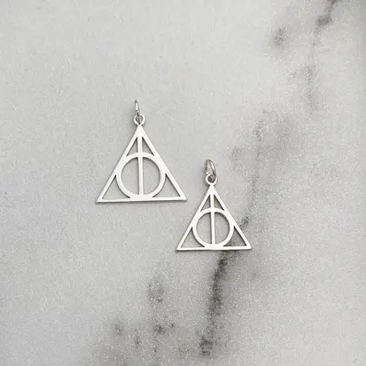 PINGENTE TRIÂNGULO HARRY POTTER G